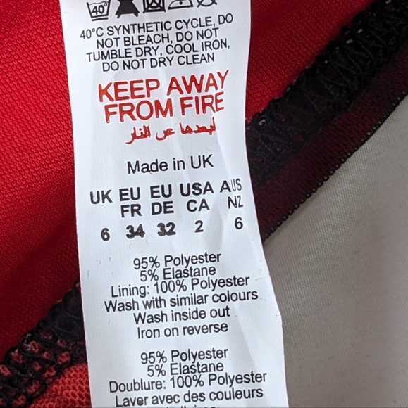 PrettyLittleThing Red and Black Dragon Long Sleeve Sexy Dress - Picture 16 of 16